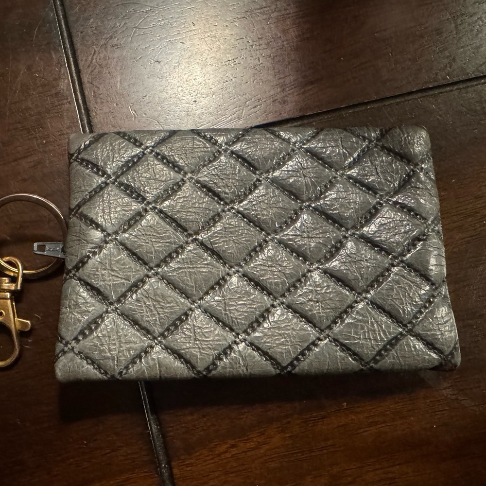 EUC Makeup Junkie leather Quilted Gray Micro Makeup Bag - Picture 2 of 5
